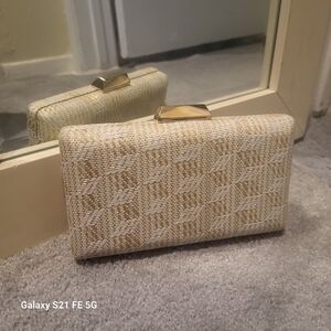 SONDRA ROBERTS Elegant Cream Clutch